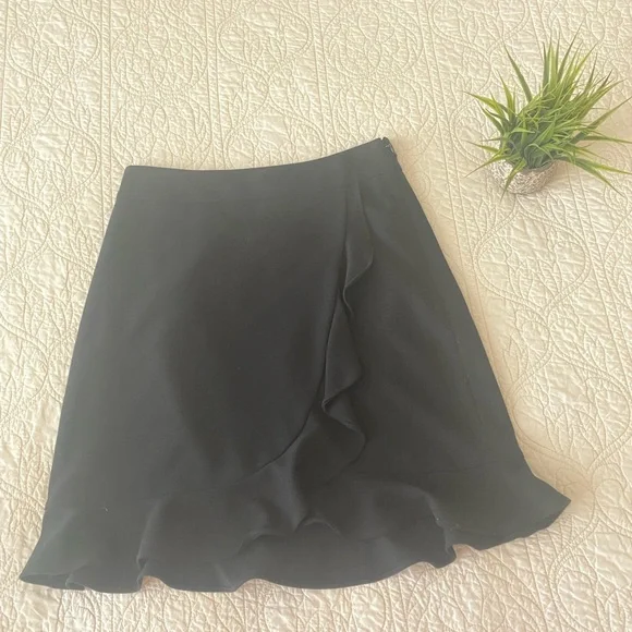 Women’s LOFT Black Ruffled Mini Skirt - size 0 - Picture 12 of 12